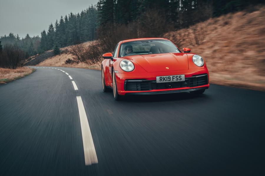  Porsche 911 Carrera S (992) 2019 года  (UK) (фото 16 из 29)